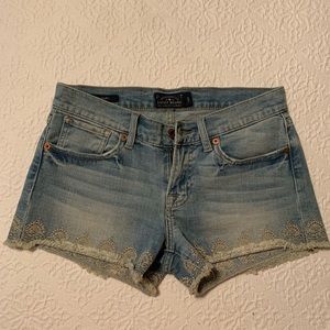 Lucky Brand Malibu shorts embroidered hemline Sz 0
